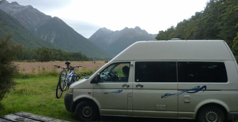kempingezés a Milford Sound Nemzeti Parkban